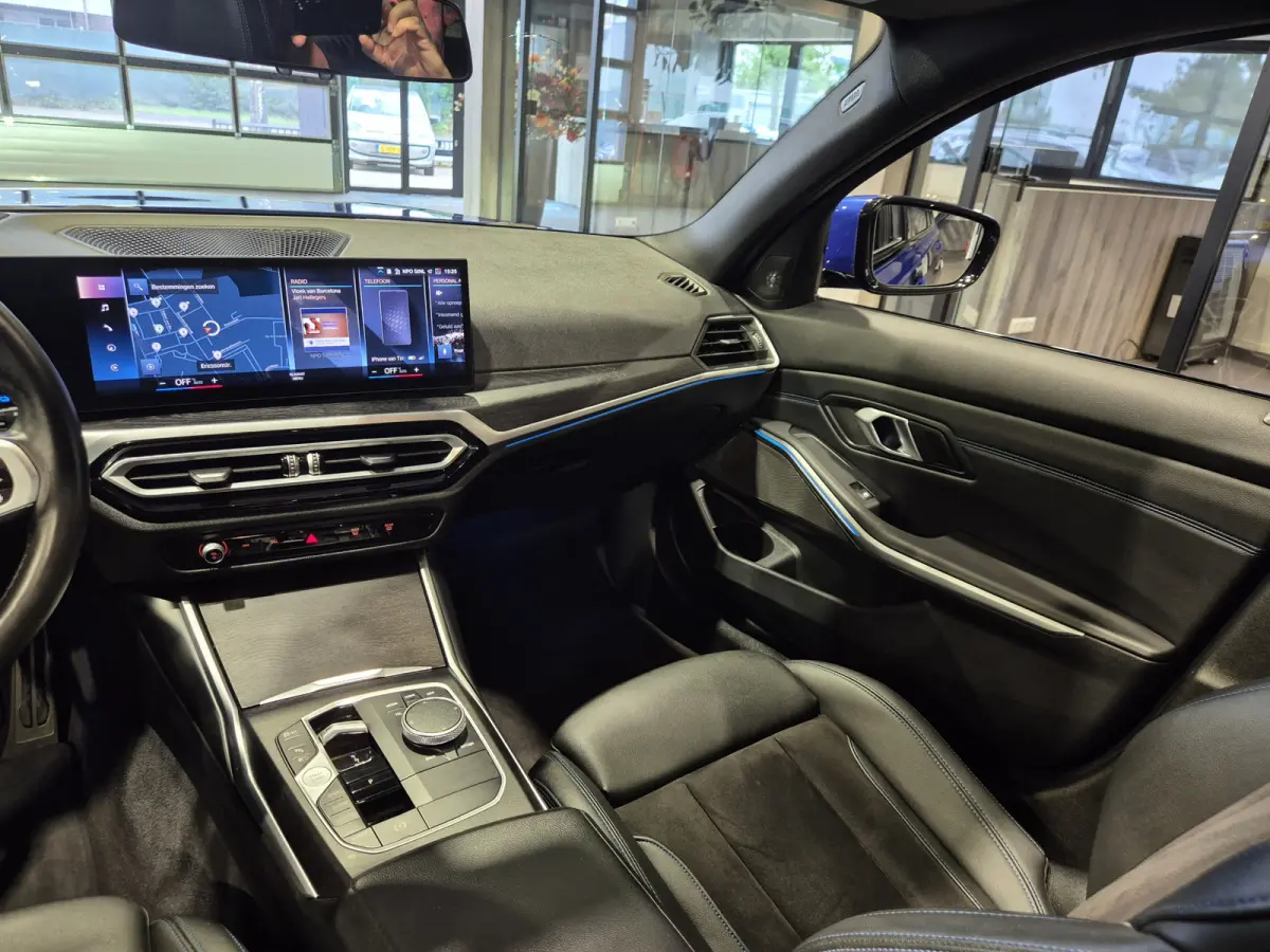 330e xDrive M-Sport | Panorama | HUD | Full optie