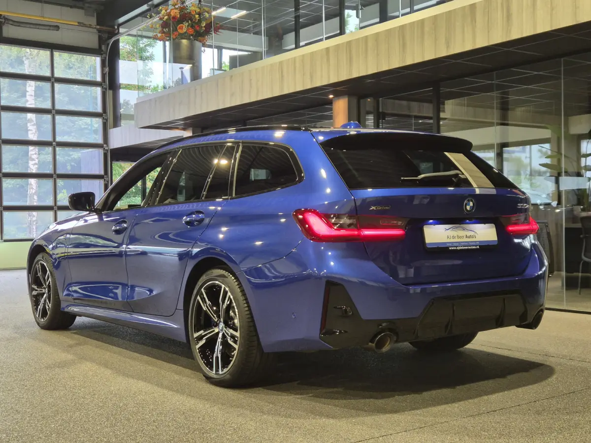 330e xDrive M-Sport | Panorama | HUD | Full optie