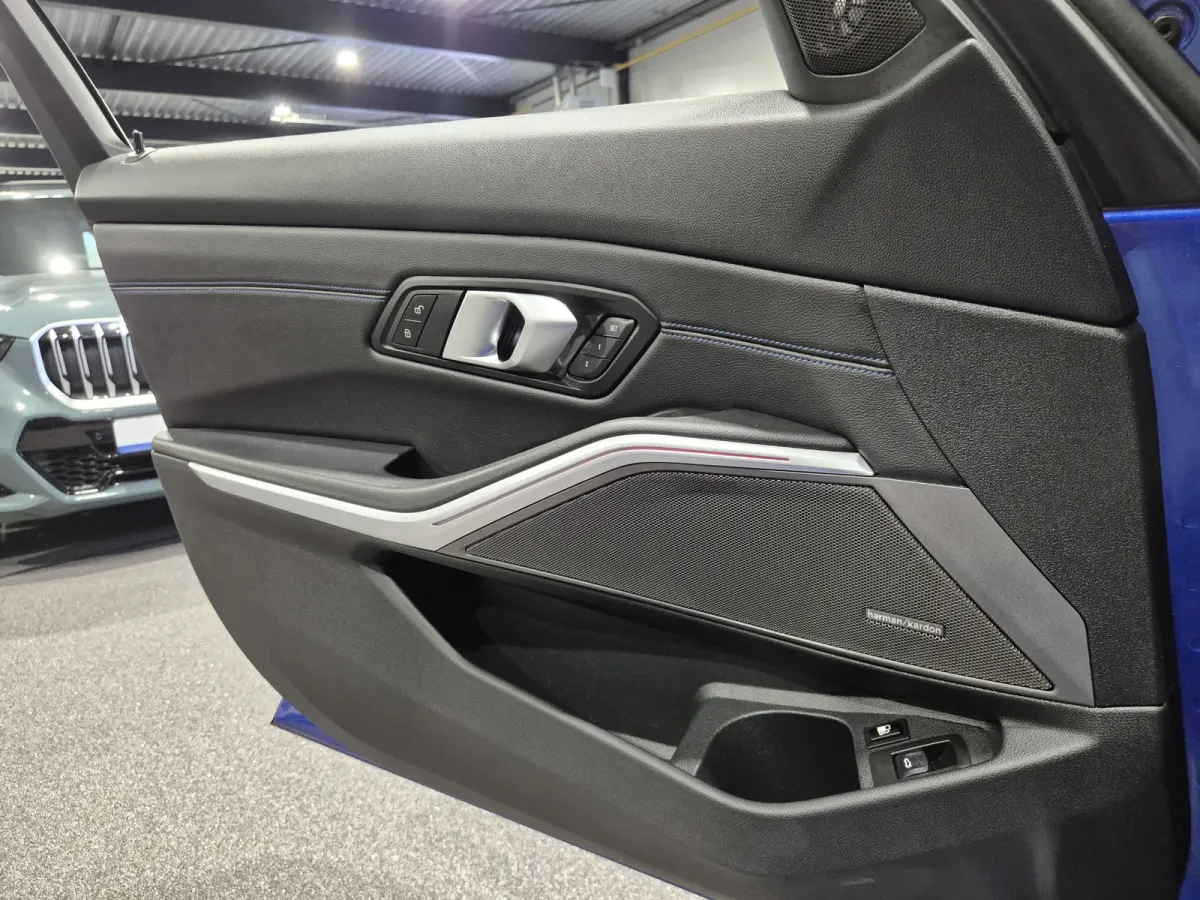 330e xDrive M-Sport | Panorama | HUD | Full optie