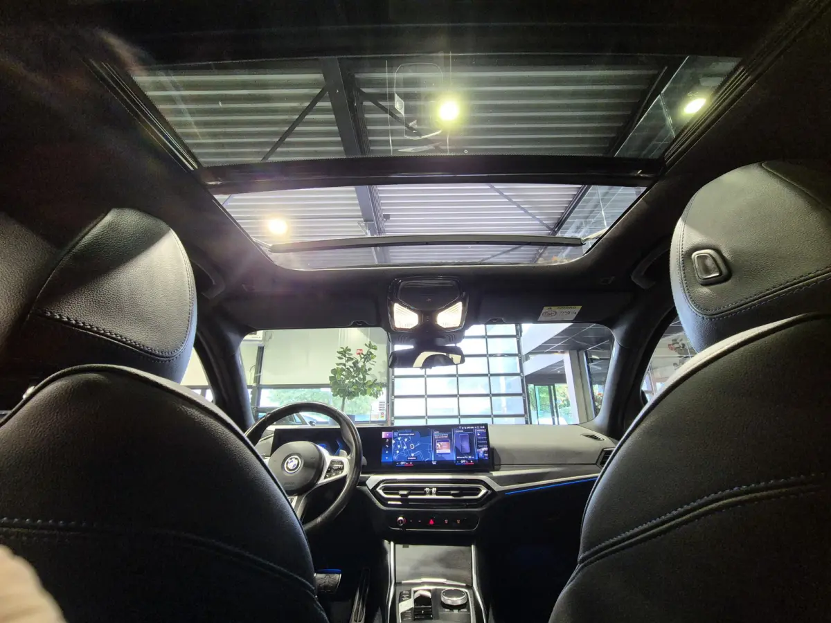 330e xDrive M-Sport | Panorama | HUD | Full optie