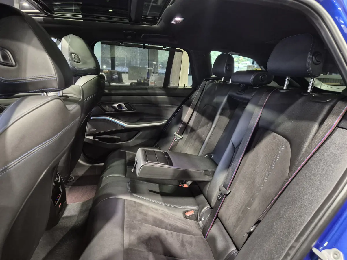 330e xDrive M-Sport | Panorama | HUD | Full optie