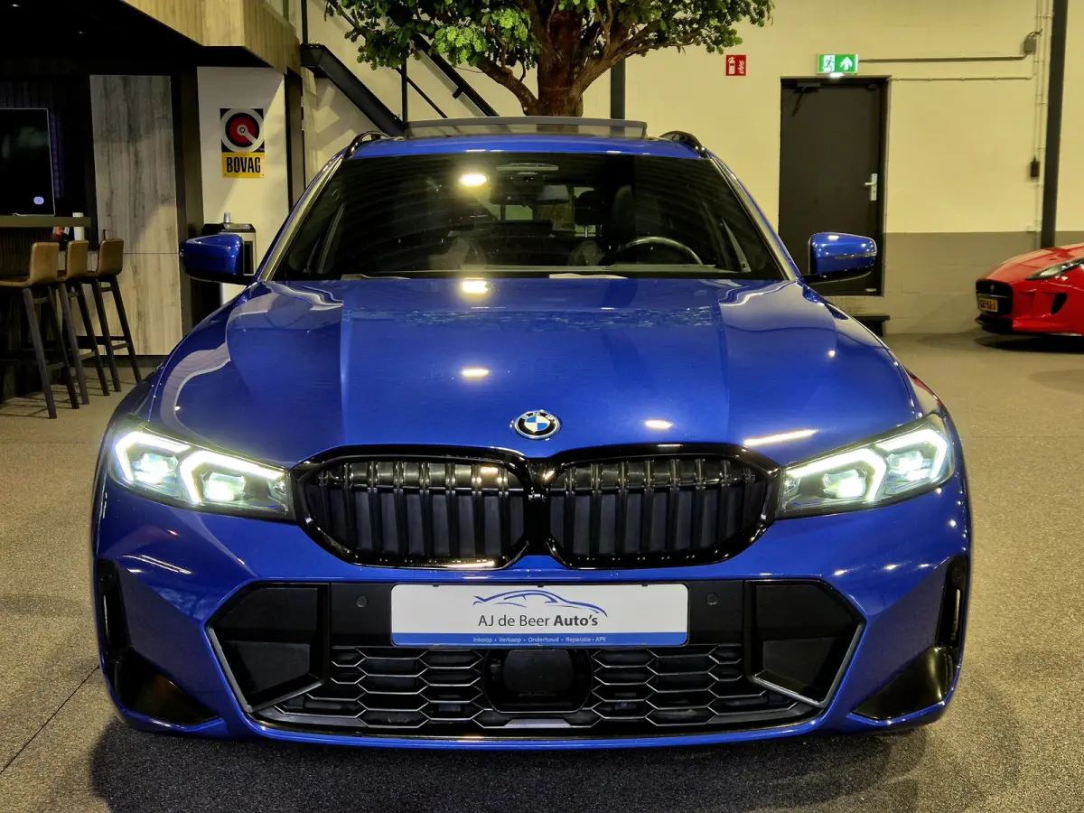 330e xDrive M-Sport | Panorama | HUD | Full optie