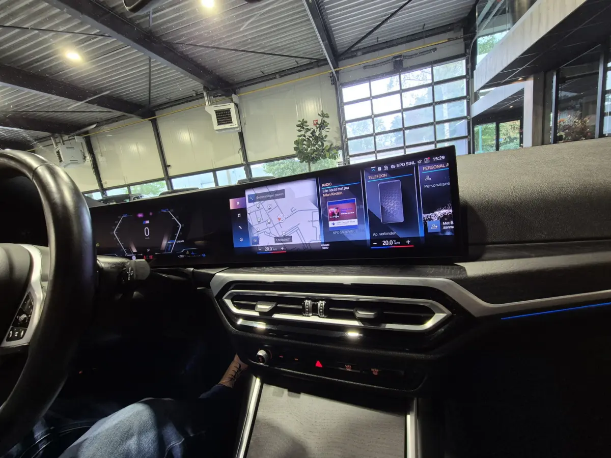 330e xDrive M-Sport | Panorama | HUD | Full optie