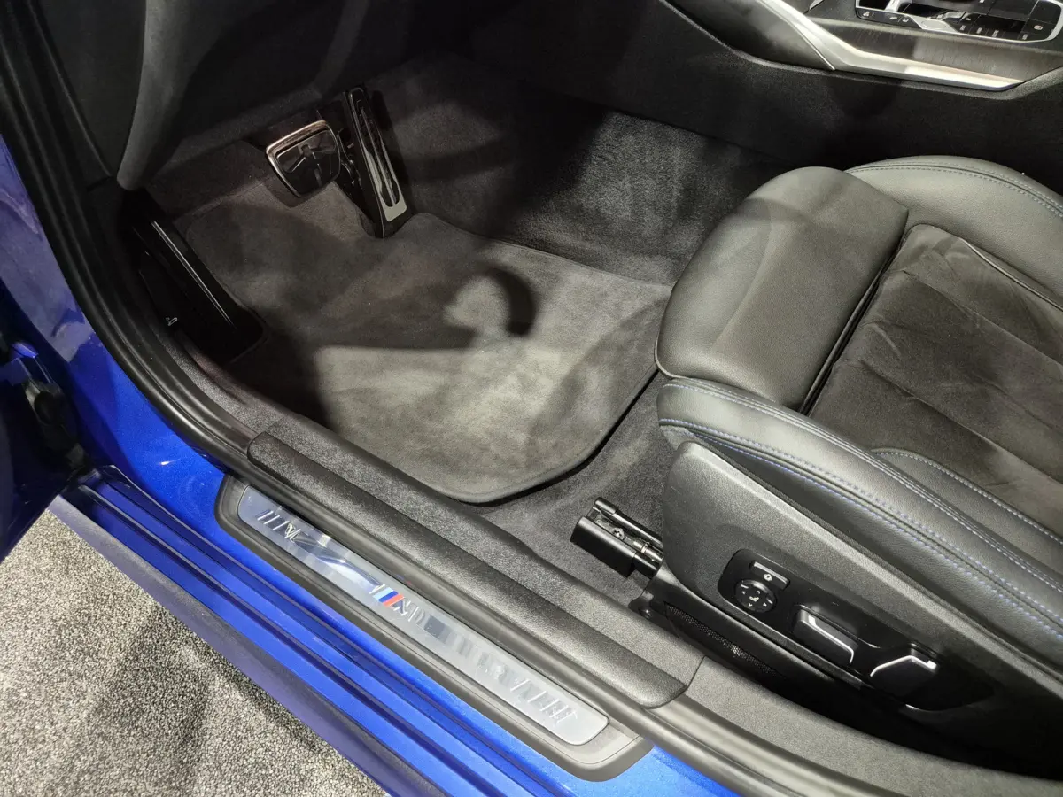 330e xDrive M-Sport | Panorama | HUD | Full optie