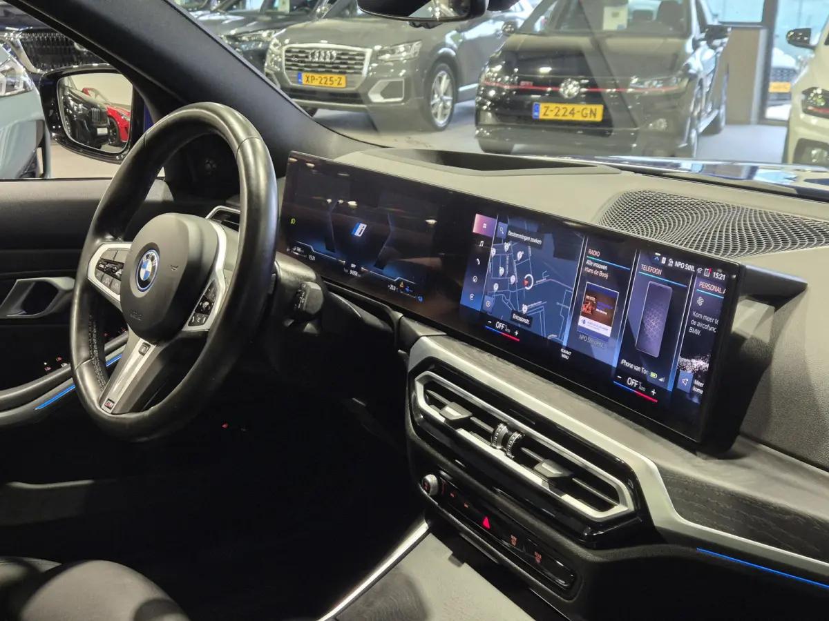 330e xDrive M-Sport | Panorama | HUD | Full optie