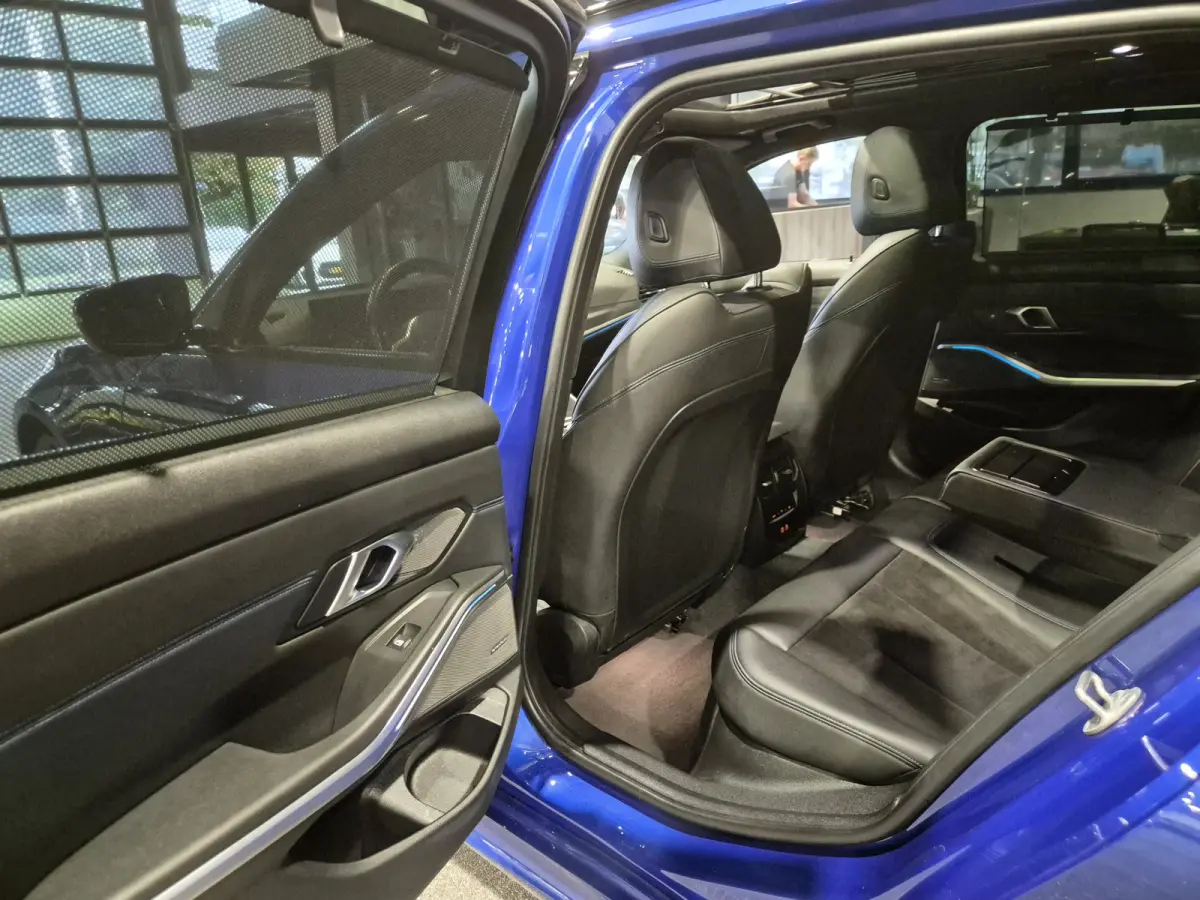 330e xDrive M-Sport | Panorama | HUD | Full optie