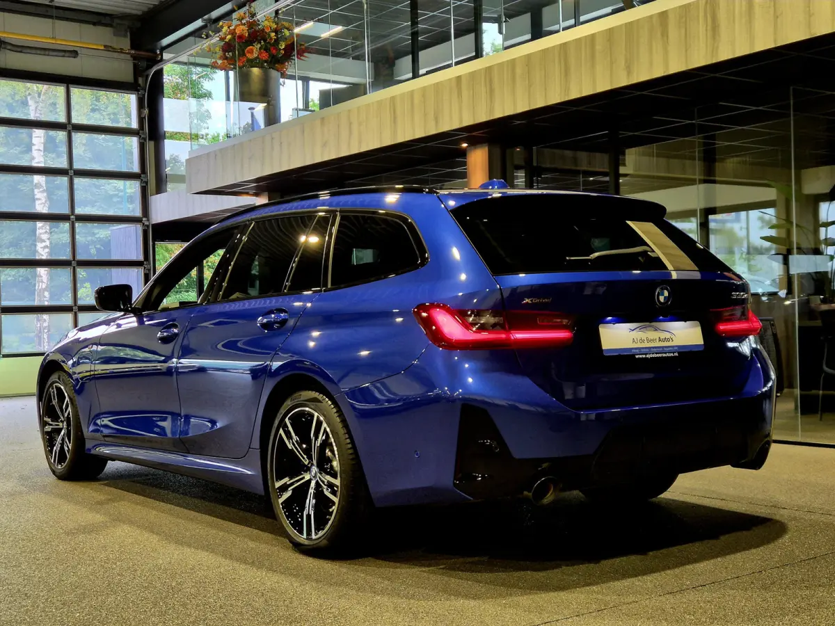 330e xDrive M-Sport | Panorama | HUD | Full optie
