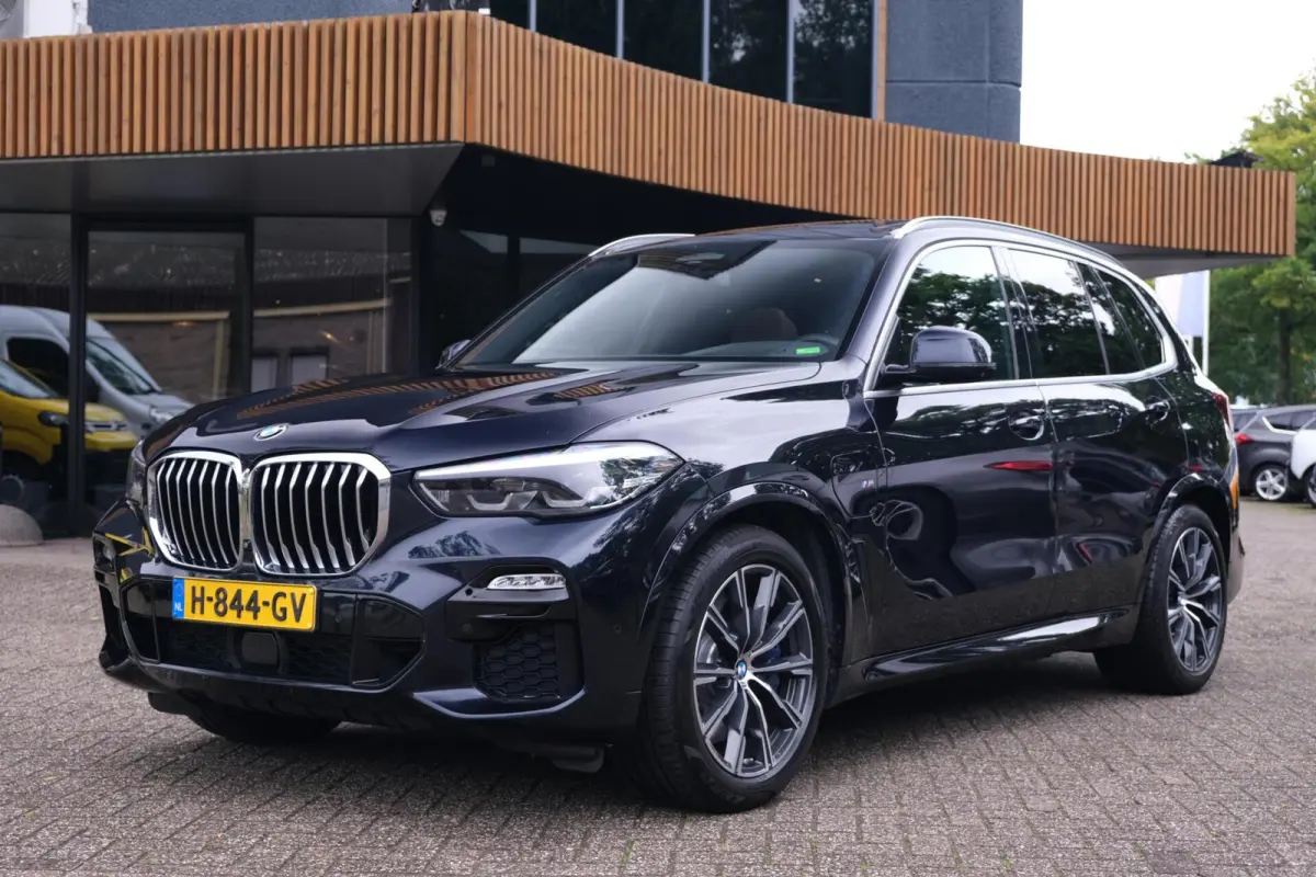 xDrive45e High Executive|Rijklaar!|M-Sport|Achterasbesturing|ACC|Pano|HUD|Trekhaak|HK|Camera|CoPilot|Luchtvering