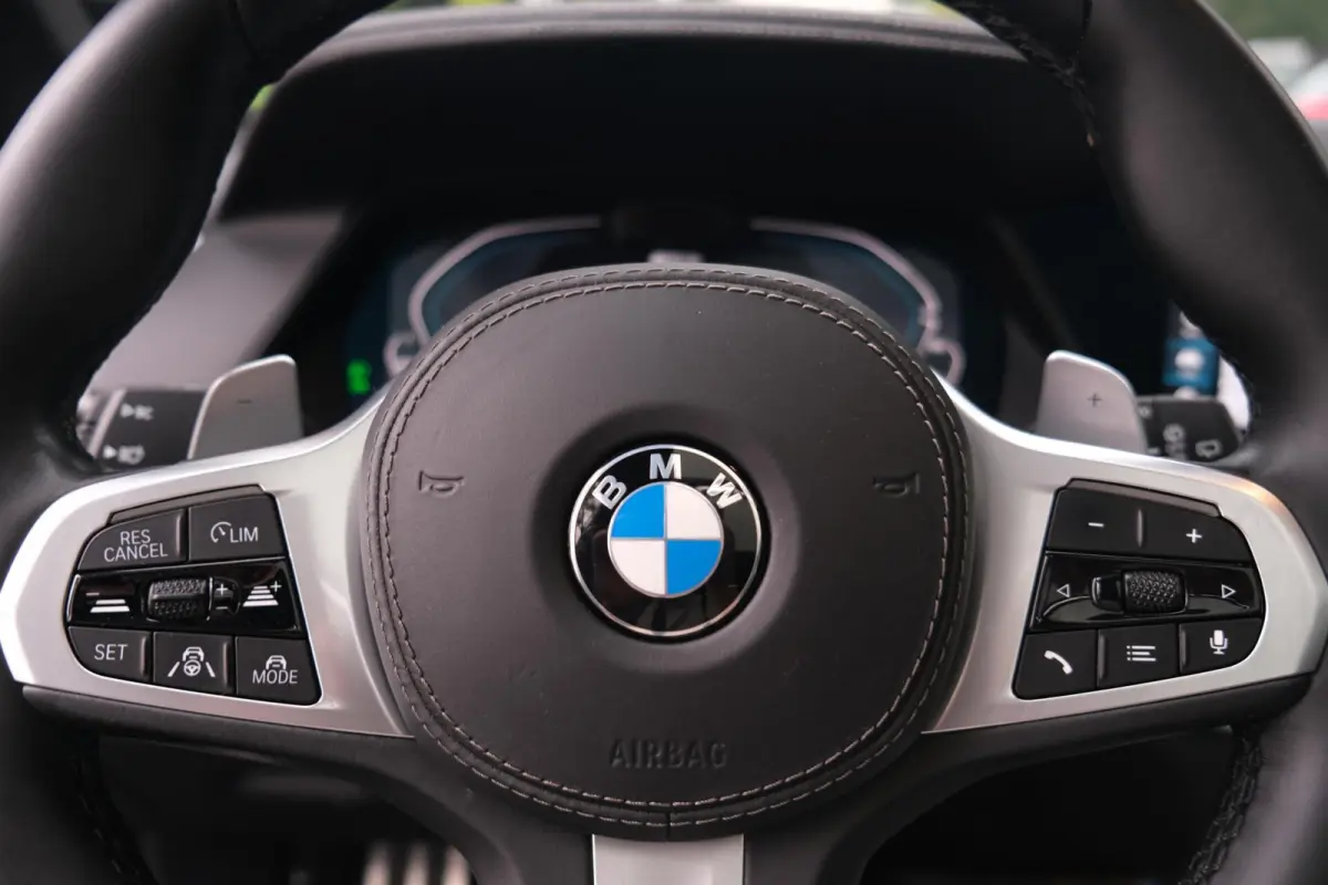xDrive45e High Executive|Rijklaar!|M-Sport|Achterasbesturing|ACC|Pano|HUD|Trekhaak|HK|Camera|CoPilot|Luchtvering