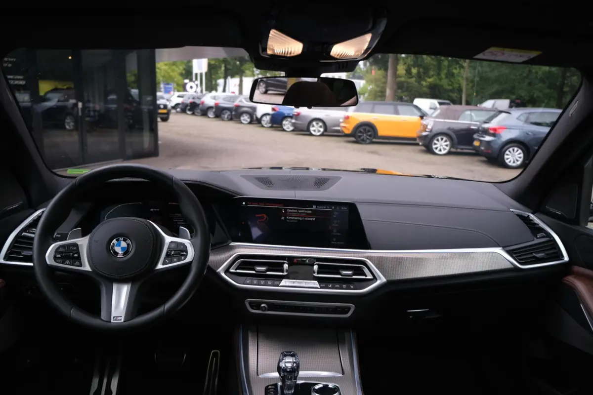 xDrive45e High Executive|Rijklaar!|M-Sport|Achterasbesturing|ACC|Pano|HUD|Trekhaak|HK|Camera|CoPilot|Luchtvering