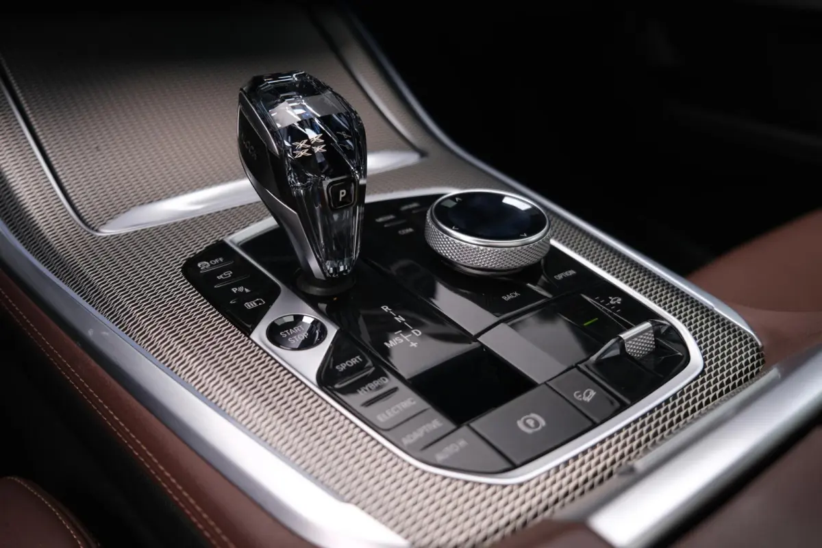 xDrive45e High Executive|Rijklaar!|M-Sport|Achterasbesturing|ACC|Pano|HUD|Trekhaak|HK|Camera|CoPilot|Luchtvering
