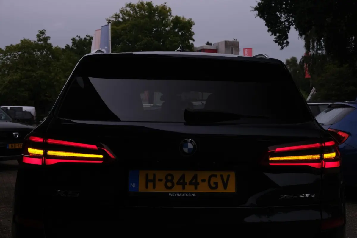xDrive45e High Executive|Rijklaar!|M-Sport|Achterasbesturing|ACC|Pano|HUD|Trekhaak|HK|Camera|CoPilot|Luchtvering