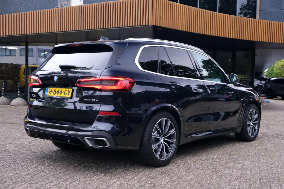 xDrive45e High Executive|Rijklaar!|M-Sport|Achterasbesturing|ACC|Pano|HUD|Trekhaak|HK|Camera|CoPilot|Luchtvering