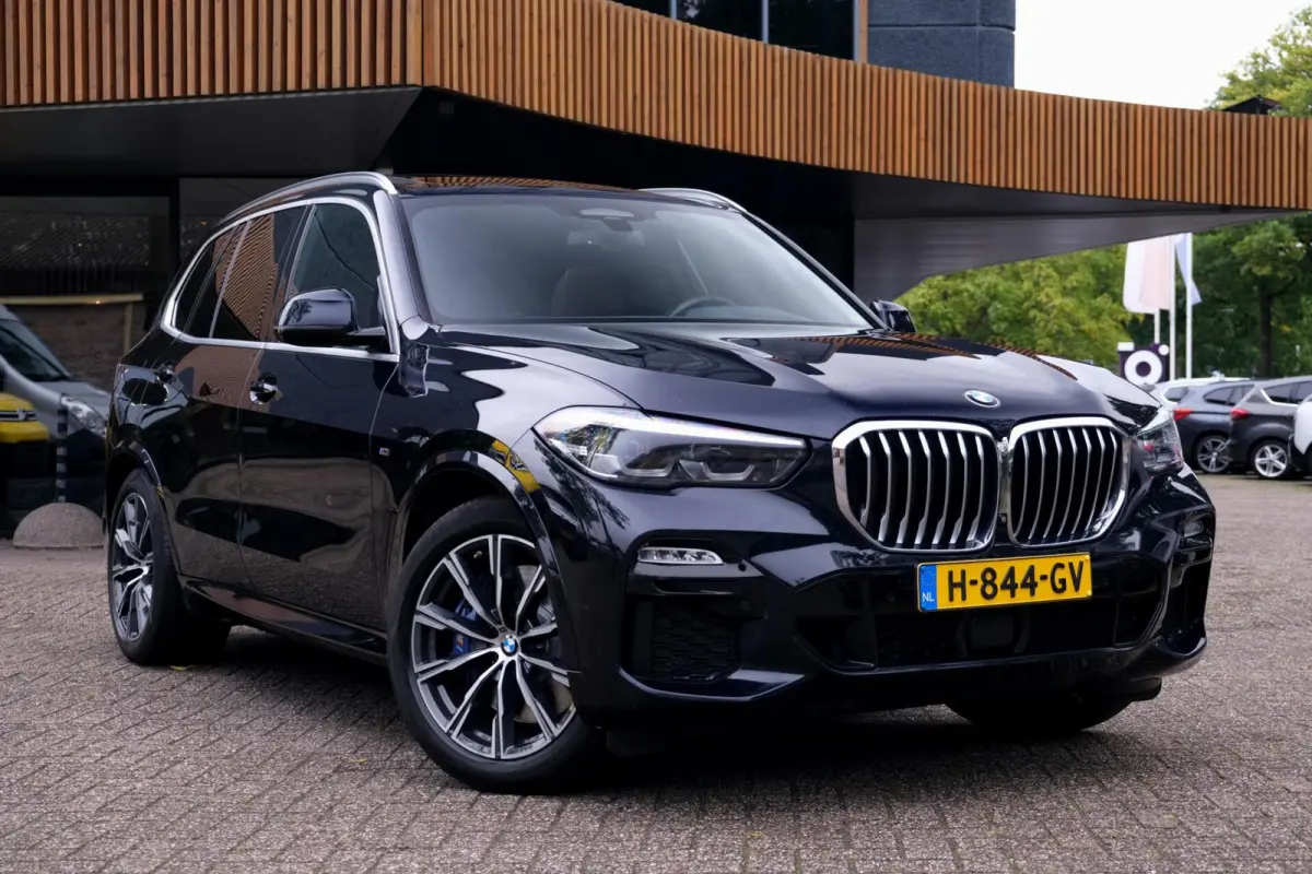 xDrive45e High Executive|Rijklaar!|M-Sport|Achterasbesturing|ACC|Pano|HUD|Trekhaak|HK|Camera|CoPilot|Luchtvering