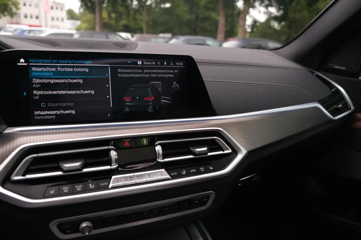 xDrive45e High Executive|Rijklaar!|M-Sport|Achterasbesturing|ACC|Pano|HUD|Trekhaak|HK|Camera|CoPilot|Luchtvering