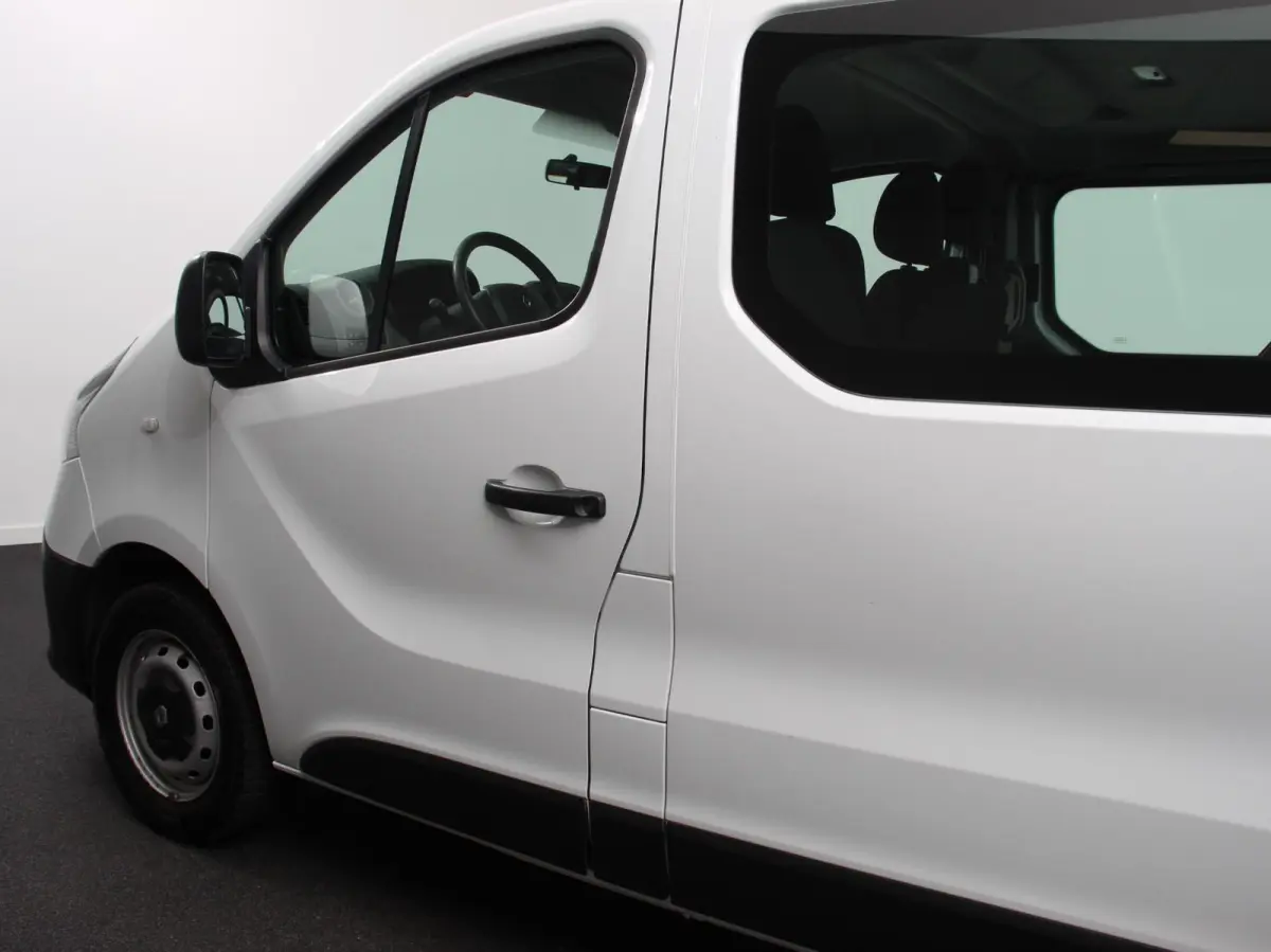 1.6 dCi Zen Energy 9persoons PERSONENBUS Prijs incl. btw/bpm  Airco Trekhaak Radio Elektrische pakket