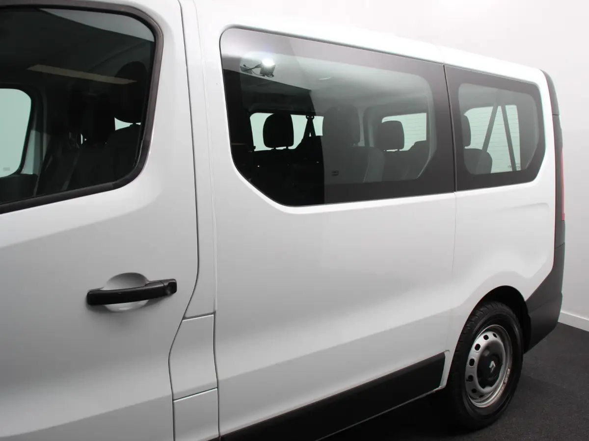 1.6 dCi Zen Energy 9persoons PERSONENBUS Prijs incl. btw/bpm  Airco Trekhaak Radio Elektrische pakket