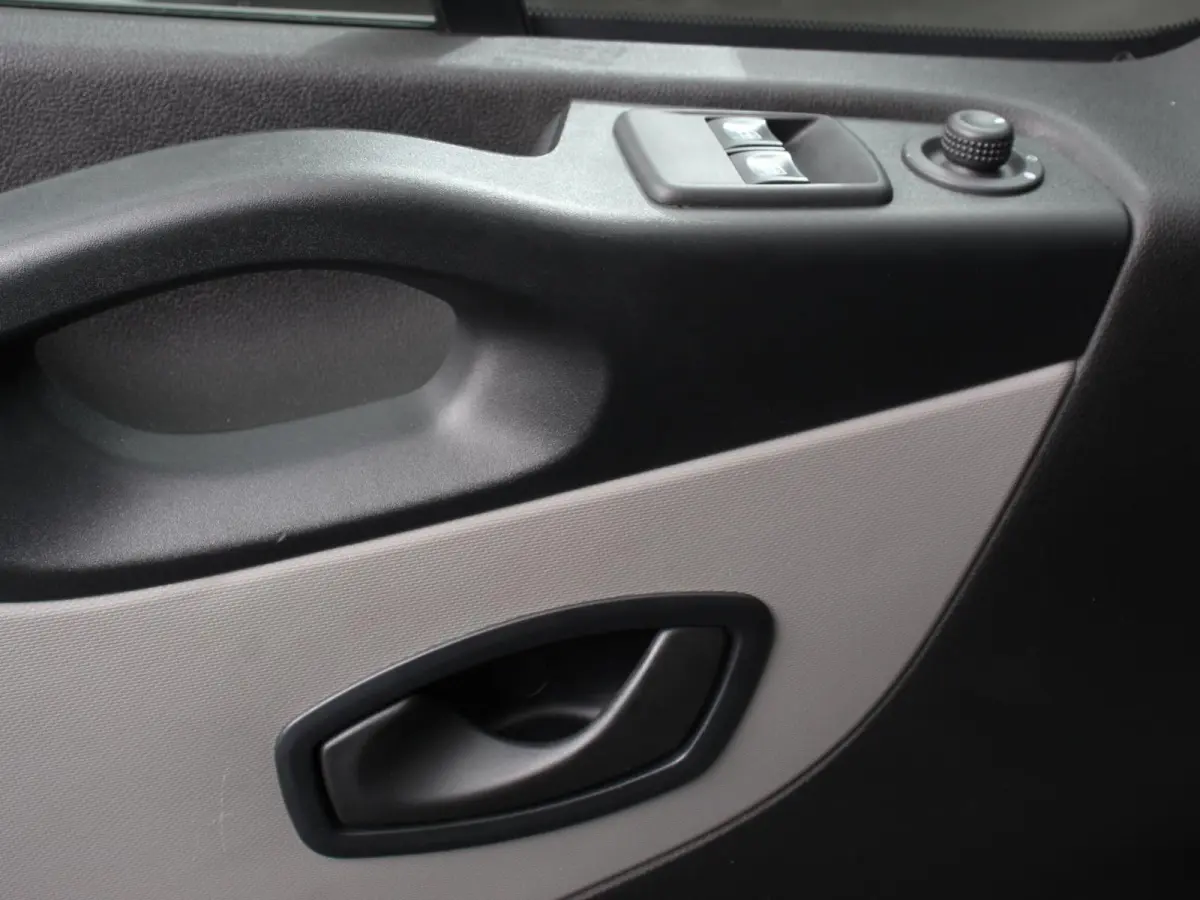 1.6 dCi Zen Energy 9persoons PERSONENBUS Prijs incl. btw/bpm  Airco Trekhaak Radio Elektrische pakket