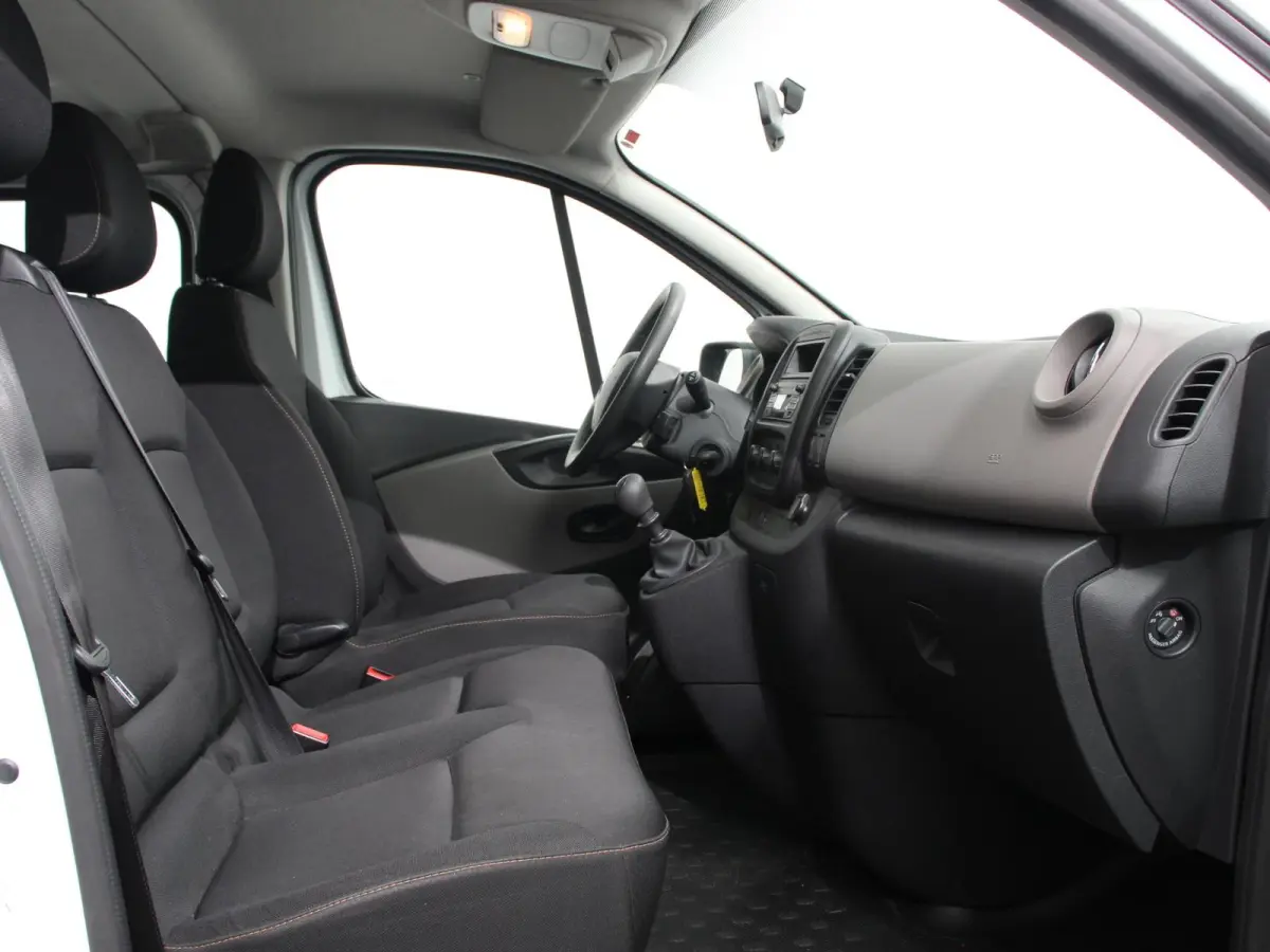 1.6 dCi Zen Energy 9persoons PERSONENBUS Prijs incl. btw/bpm  Airco Trekhaak Radio Elektrische pakket