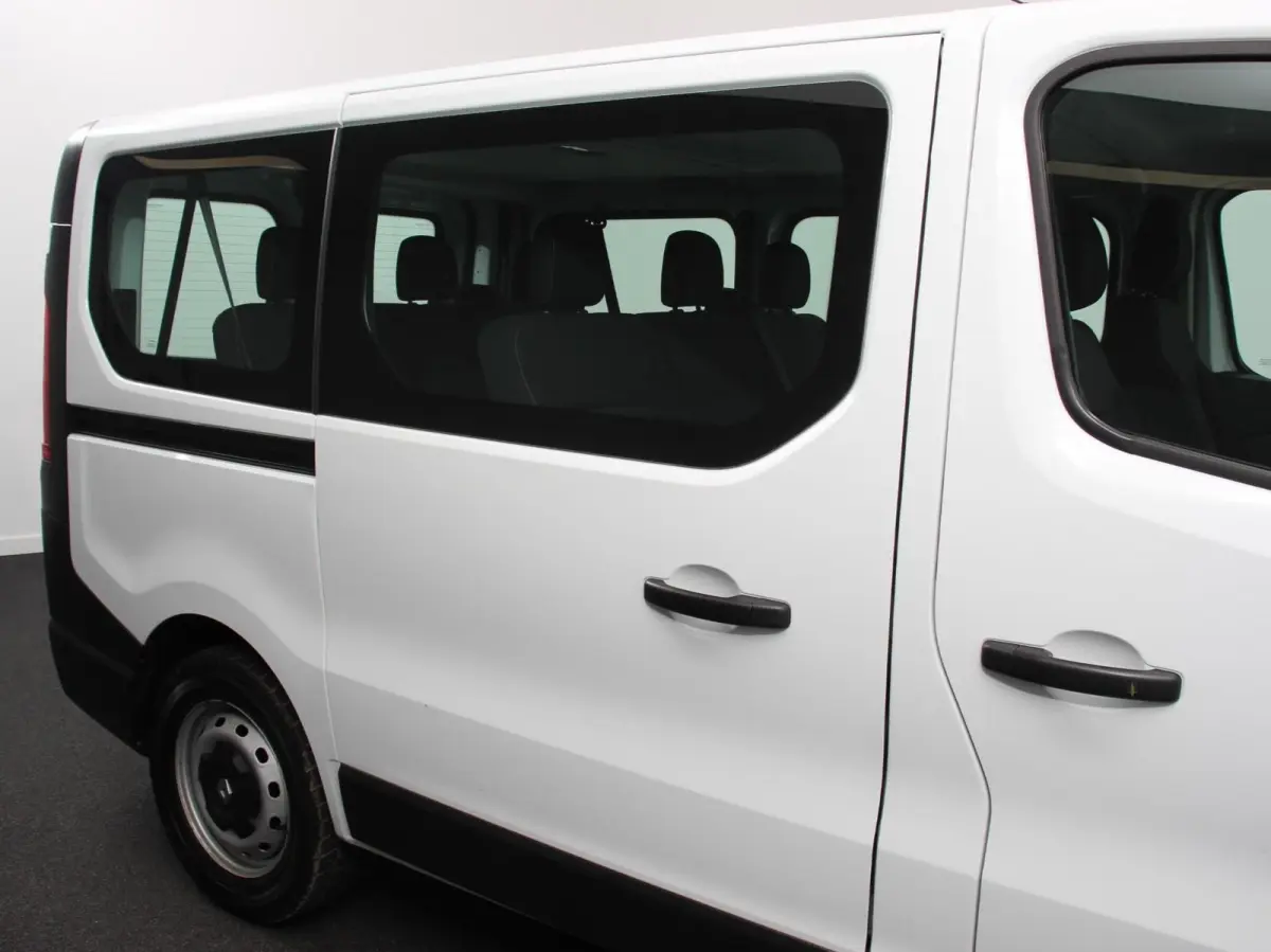 1.6 dCi Zen Energy 9persoons PERSONENBUS Prijs incl. btw/bpm  Airco Trekhaak Radio Elektrische pakket