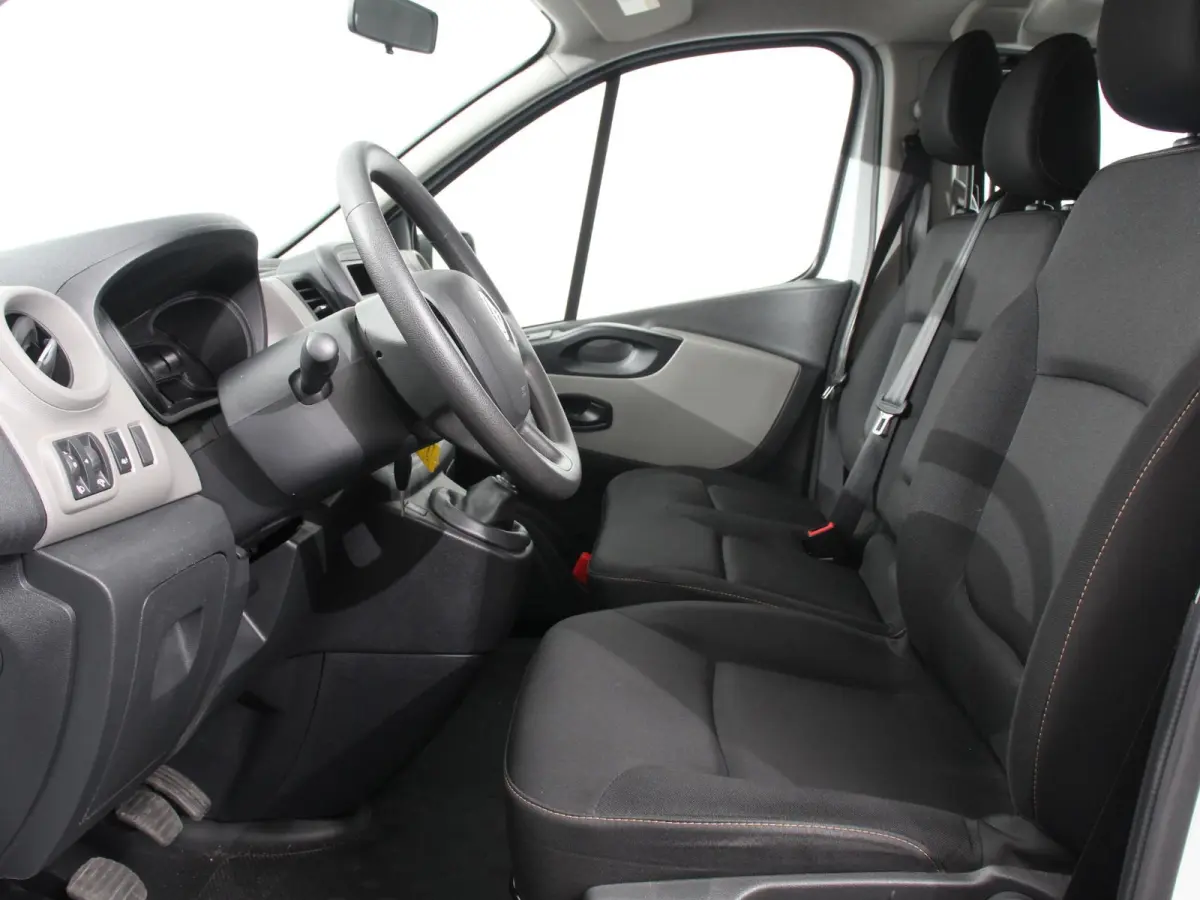 1.6 dCi Zen Energy 9persoons PERSONENBUS Prijs incl. btw/bpm  Airco Trekhaak Radio Elektrische pakket