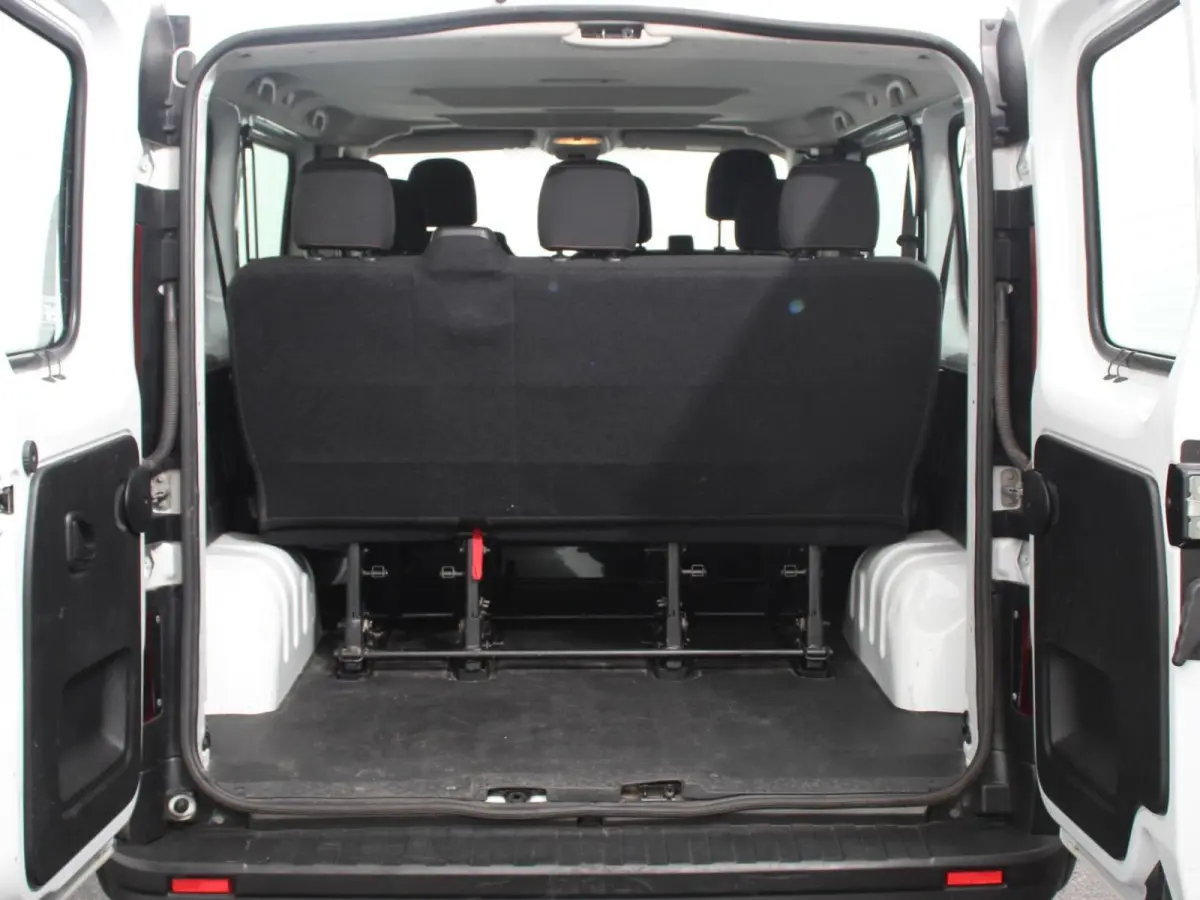 1.6 dCi Zen Energy 9persoons PERSONENBUS Prijs incl. btw/bpm  Airco Trekhaak Radio Elektrische pakket