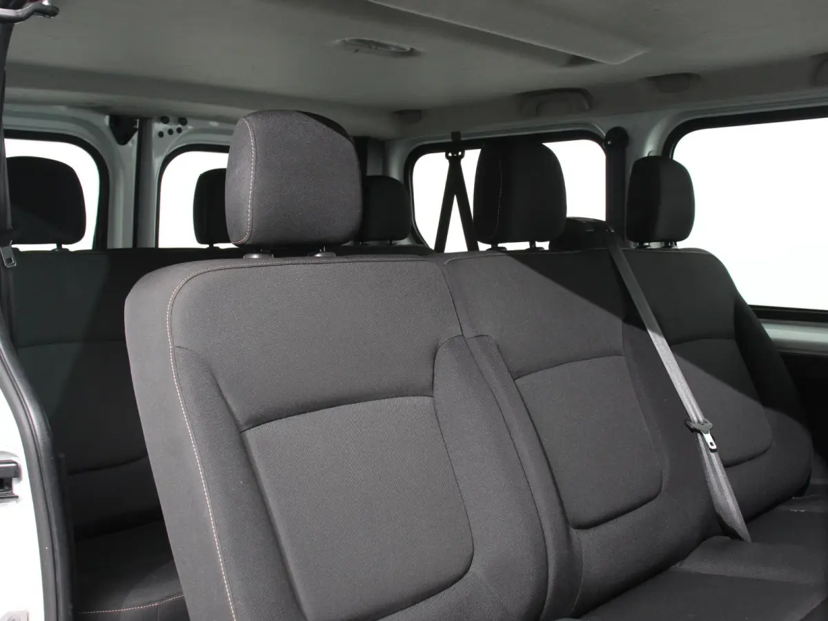 1.6 dCi Zen Energy 9persoons PERSONENBUS Prijs incl. btw/bpm  Airco Trekhaak Radio Elektrische pakket