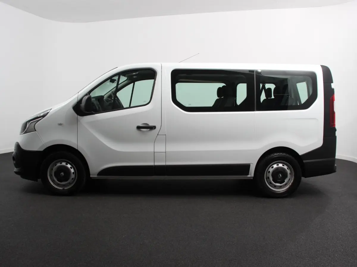 1.6 dCi Zen Energy 9persoons PERSONENBUS Prijs incl. btw/bpm  Airco Trekhaak Radio Elektrische pakket