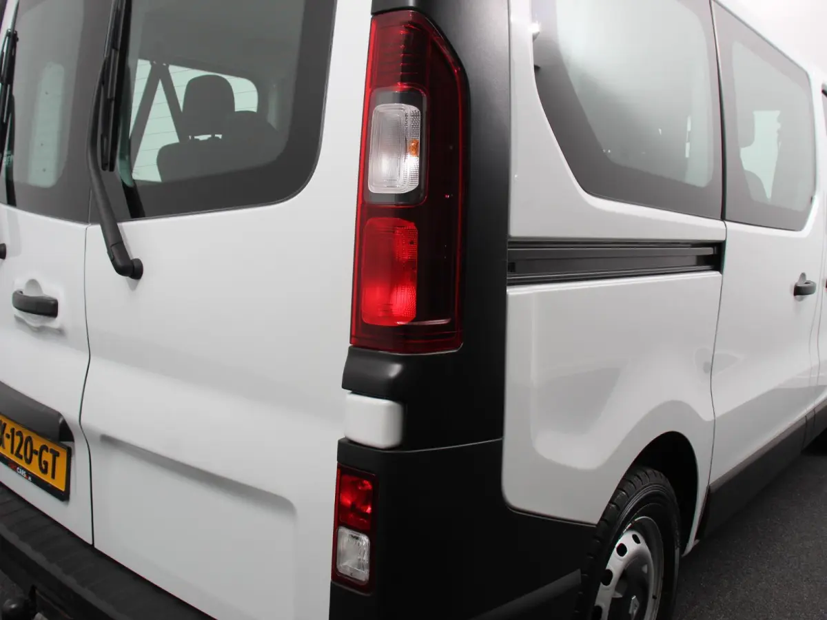 1.6 dCi Zen Energy 9persoons PERSONENBUS Prijs incl. btw/bpm  Airco Trekhaak Radio Elektrische pakket