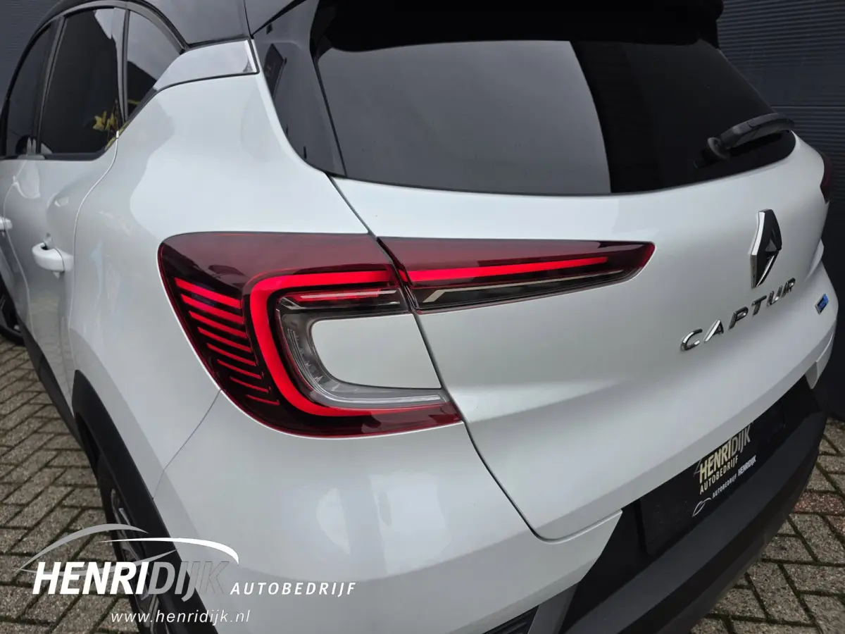1.6 E-Tech Hybrid 145 R.S. Line Navi / Camera / Cruise / Clima