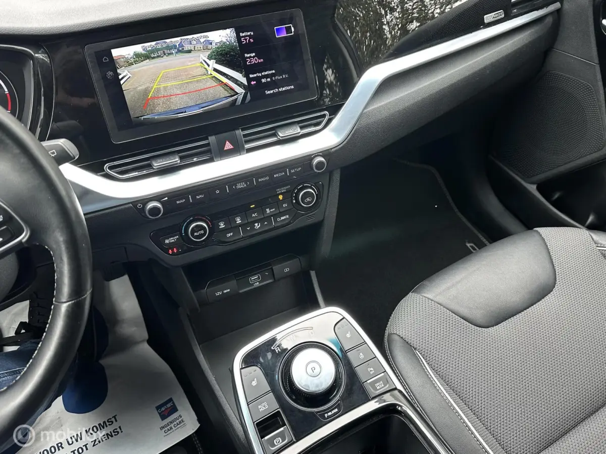 Edition 64 kWh 3-FASE ACHTERUITRIJ CAMERA CARPLAY STUUR/STOELVERWARMING