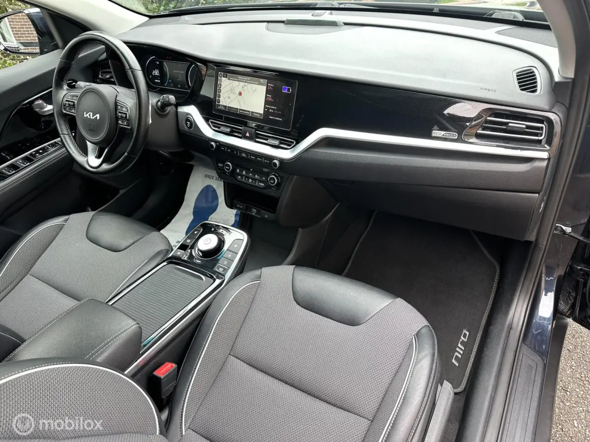Edition 64 kWh 3-FASE ACHTERUITRIJ CAMERA CARPLAY STUUR/STOELVERWARMING