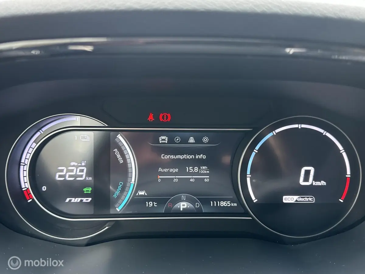 Edition 64 kWh 3-FASE ACHTERUITRIJ CAMERA CARPLAY STUUR/STOELVERWARMING