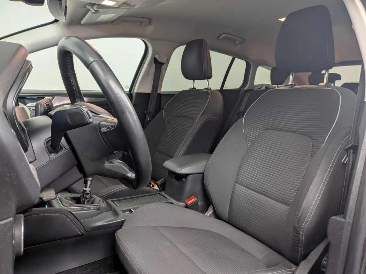 1.0EB Hybrid Titanium X Business | NL-AUTO! | 1E EIGENAAR! | TREKHAAK | CAMERA | CRUISE | NAVI | PARK SENS V+A | LANE ASSIST | DEALER OH! | ELEKTR. KOFFERBAK