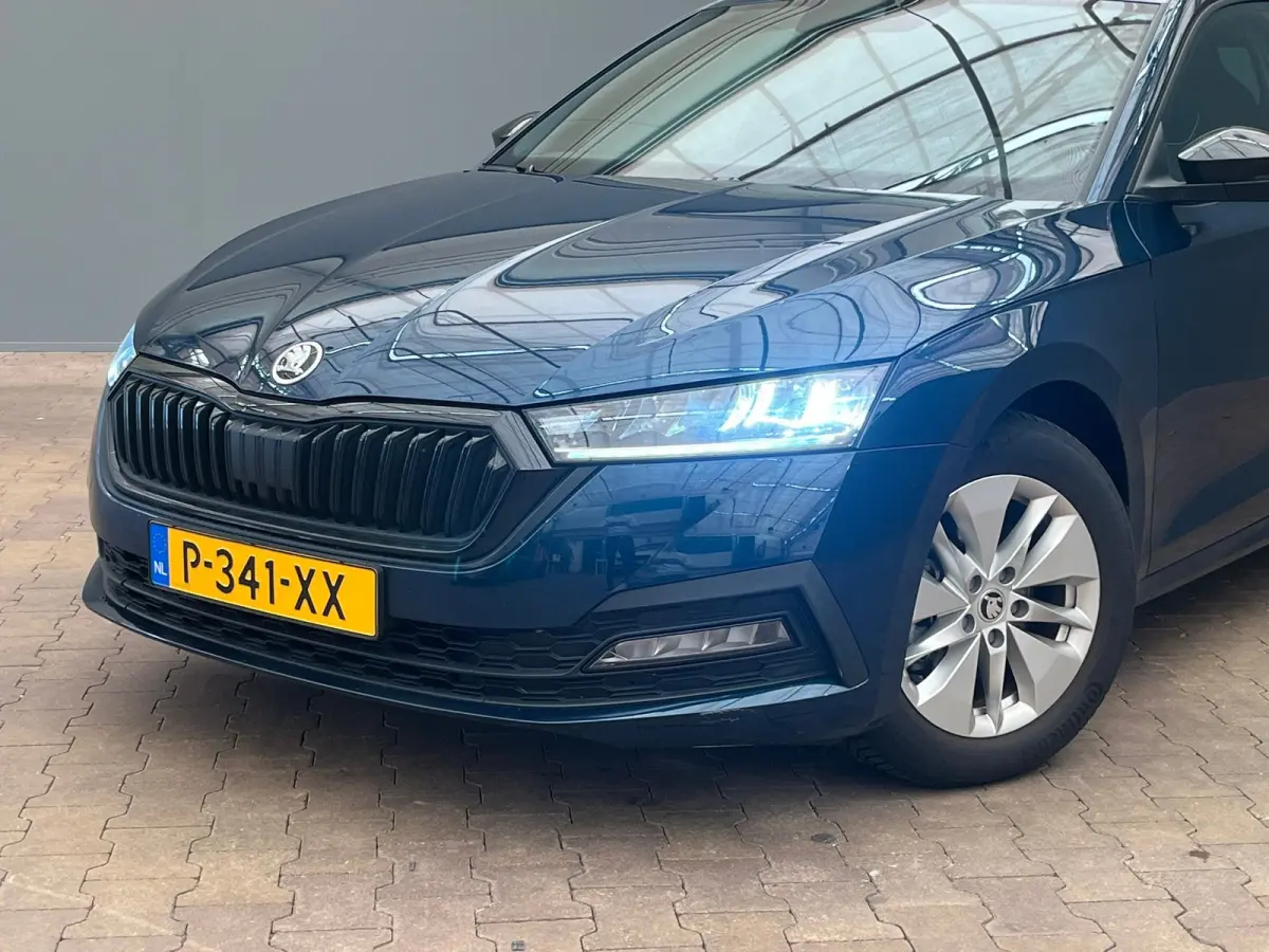 1.0 e-TSI 110PK SPORT BUSINESS / NAVI / CLIMA / LED / PDC / 16" LMV / BLUETOOTH / CRUISECONTROL / 1E EIGENAAR !!