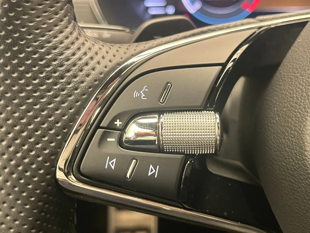 1.0 e-TSI 110PK SPORT BUSINESS / NAVI / CLIMA / LED / PDC / 16" LMV / BLUETOOTH / CRUISECONTROL / 1E EIGENAAR !!