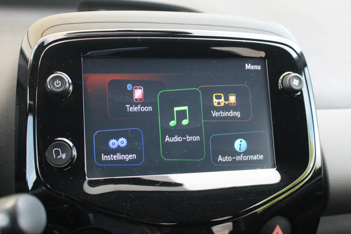 1.0 e-VTi Allure | Camera | Carplay | Climate | DAB | Lmv | Centrale deurvergrendeling | | Camera | Carplay | Climate | DAB | Lmv | Centrale deurvergrendeling |