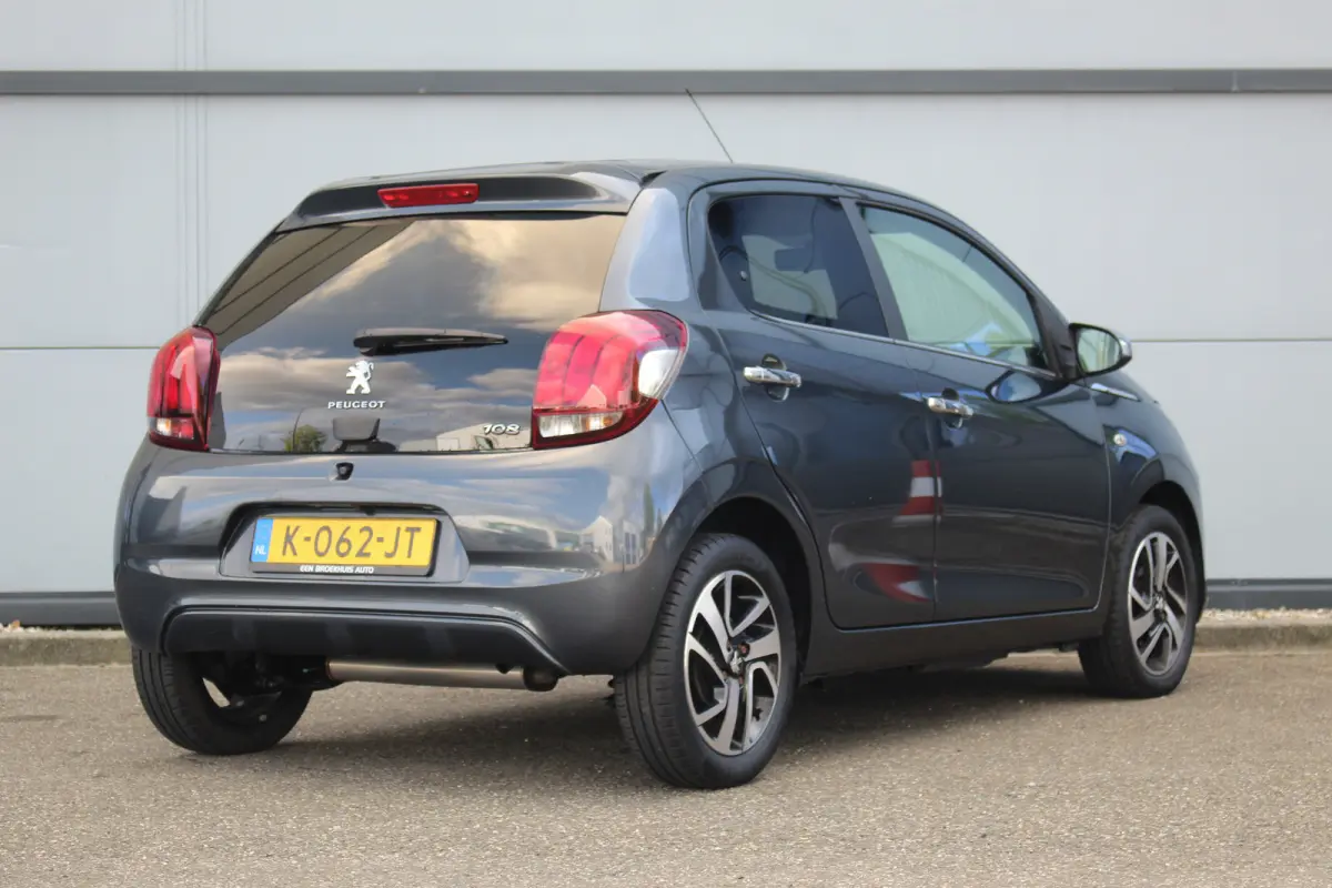 1.0 e-VTi Allure | Camera | Carplay | Climate | DAB | Lmv | Centrale deurvergrendeling | | Camera | Carplay | Climate | DAB | Lmv | Centrale deurvergrendeling |