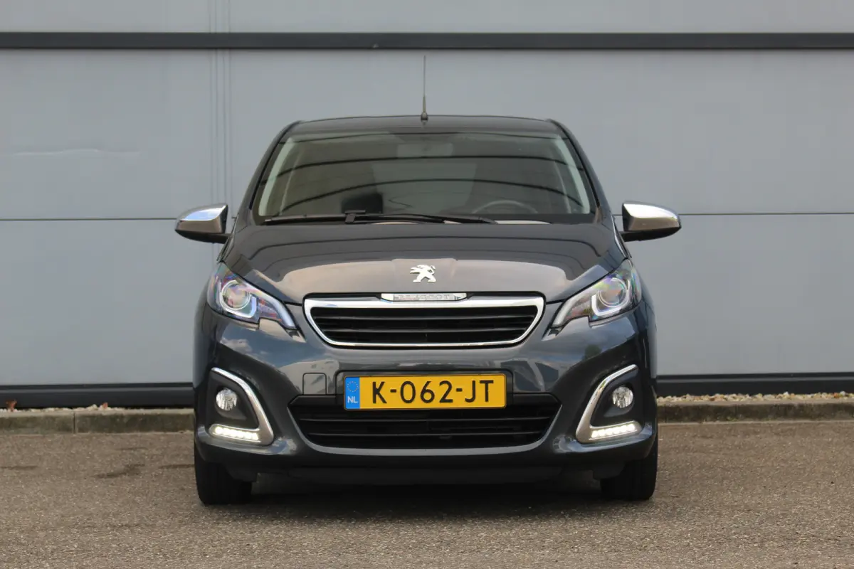 1.0 e-VTi Allure | Camera | Carplay | Climate | DAB | Lmv | Centrale deurvergrendeling | | Camera | Carplay | Climate | DAB | Lmv | Centrale deurvergrendeling |