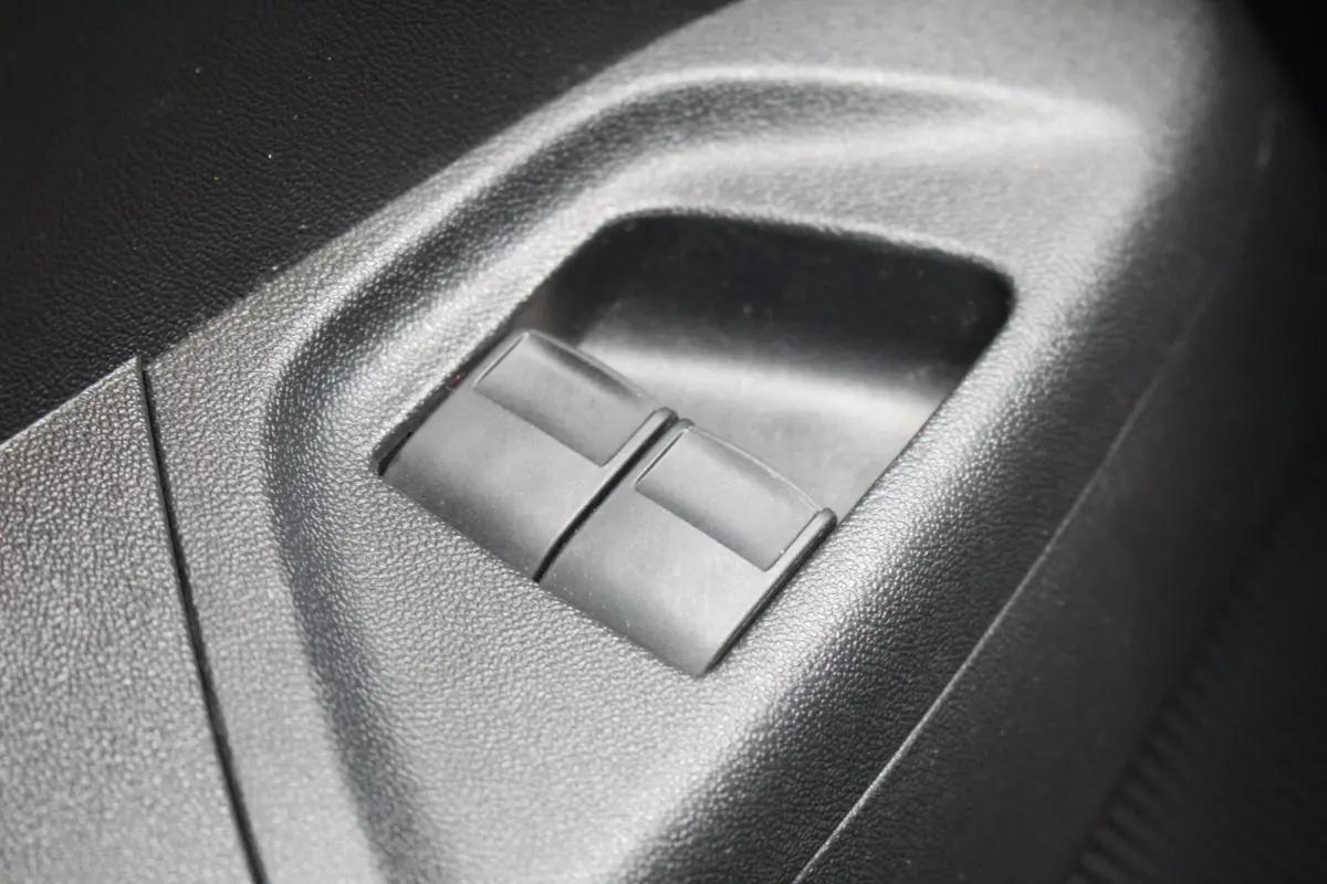 1.0 e-VTi Allure | Camera | Carplay | Climate | DAB | Lmv | Centrale deurvergrendeling | | Camera | Carplay | Climate | DAB | Lmv | Centrale deurvergrendeling |