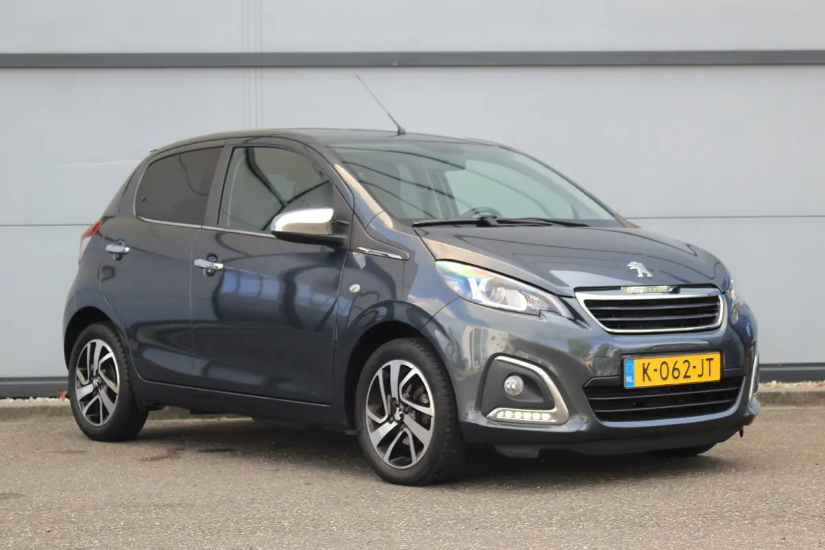1.0 e-VTi Allure | Camera | Carplay | Climate | DAB | Lmv | Centrale deurvergrendeling | | Camera | Carplay | Climate | DAB | Lmv | Centrale deurvergrendeling |