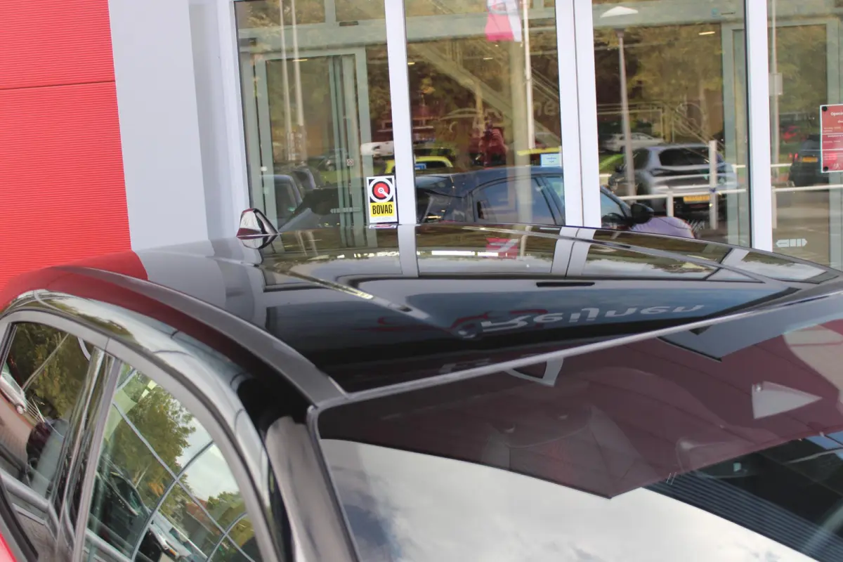 1.2 145PK AUTOMAAT Hybrid IBRIDA TI | PACK TECH LITE: (LED MATRIX KOPLAMPEN, DODEHOEK DETECTIE, ELEKTRISCH BEDIENBARE ACHTERKLEP, KEYLESS ENTRY, ACHTERUITRIJ CAMERA, PARKEERSENSOREN VOOR ACH