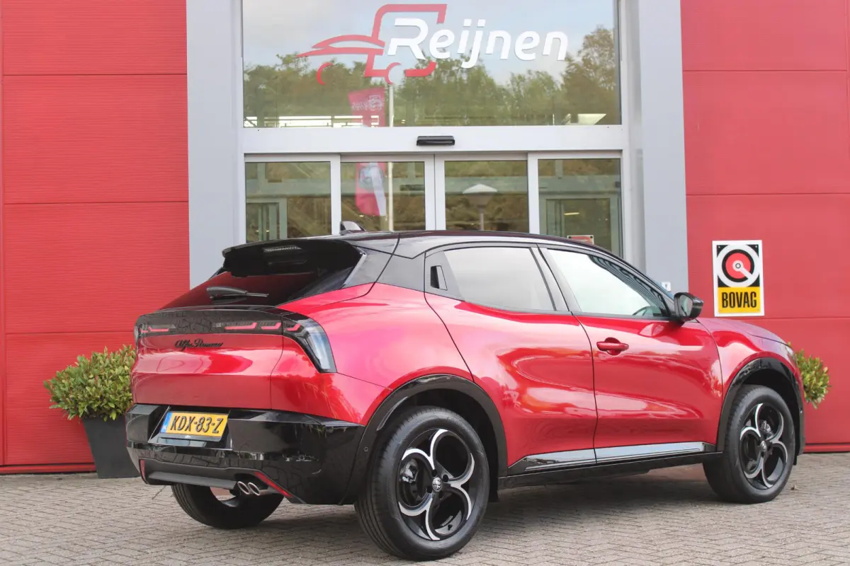1.2 145PK AUTOMAAT Hybrid IBRIDA TI | PACK TECH LITE: (LED MATRIX KOPLAMPEN, DODEHOEK DETECTIE, ELEKTRISCH BEDIENBARE ACHTERKLEP, KEYLESS ENTRY, ACHTERUITRIJ CAMERA, PARKEERSENSOREN VOOR ACH
