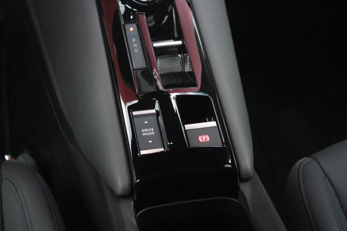 1.2 145PK AUTOMAAT Hybrid IBRIDA TI | PACK TECH LITE: (LED MATRIX KOPLAMPEN, DODEHOEK DETECTIE, ELEKTRISCH BEDIENBARE ACHTERKLEP, KEYLESS ENTRY, ACHTERUITRIJ CAMERA, PARKEERSENSOREN VOOR ACH