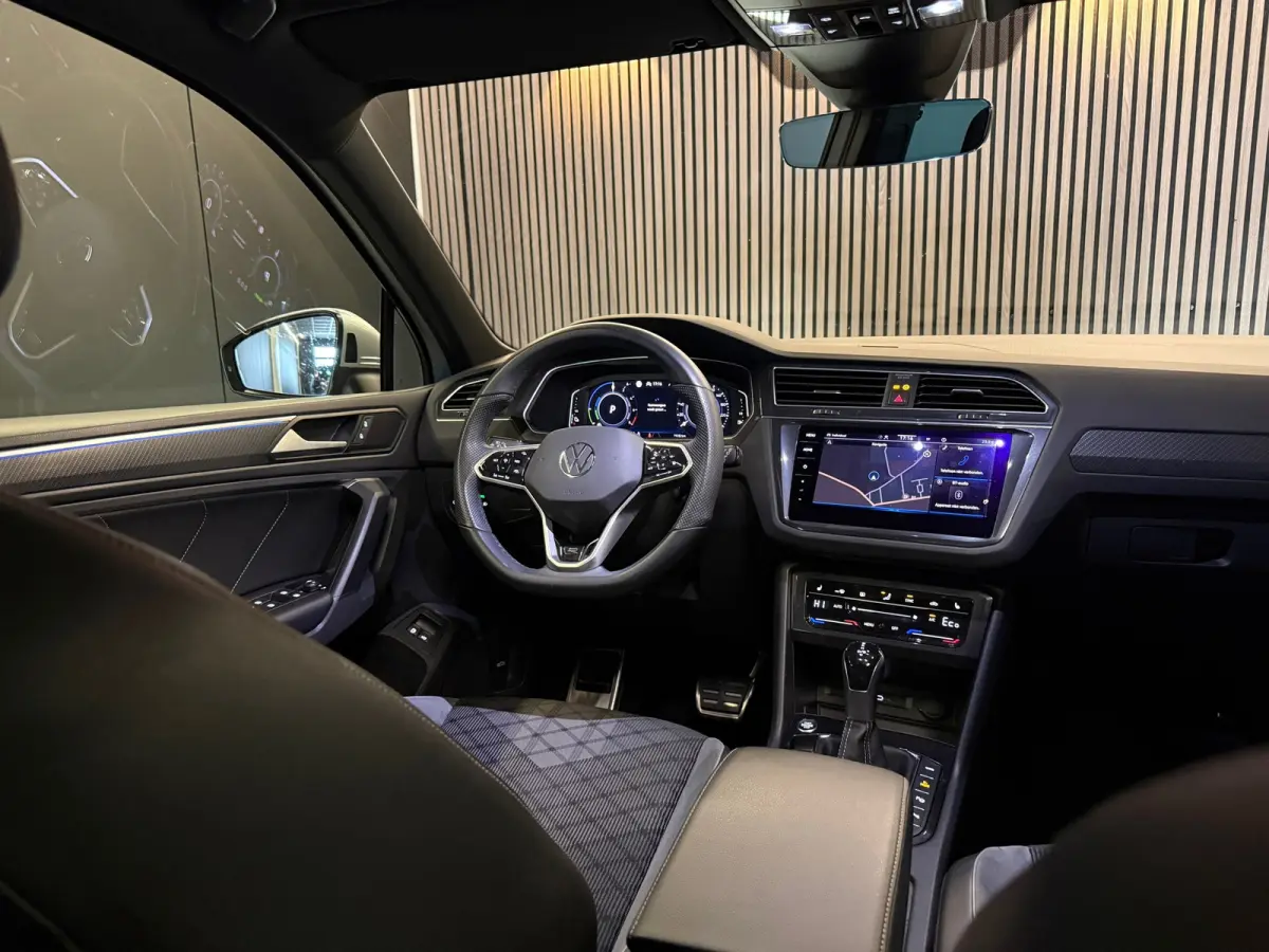 1.4 TSI eHybrid R-Line Business+