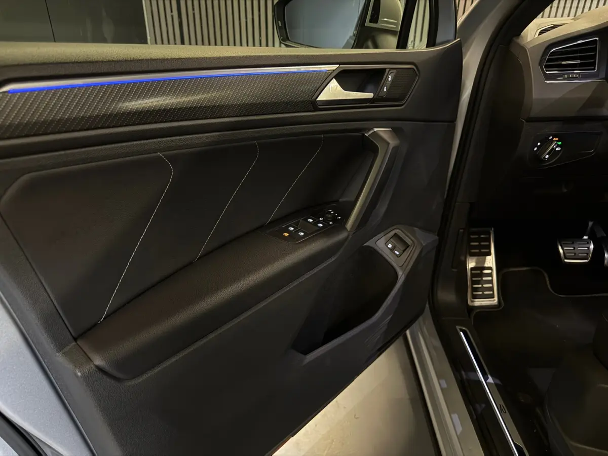 1.4 TSI eHybrid R-Line Business+