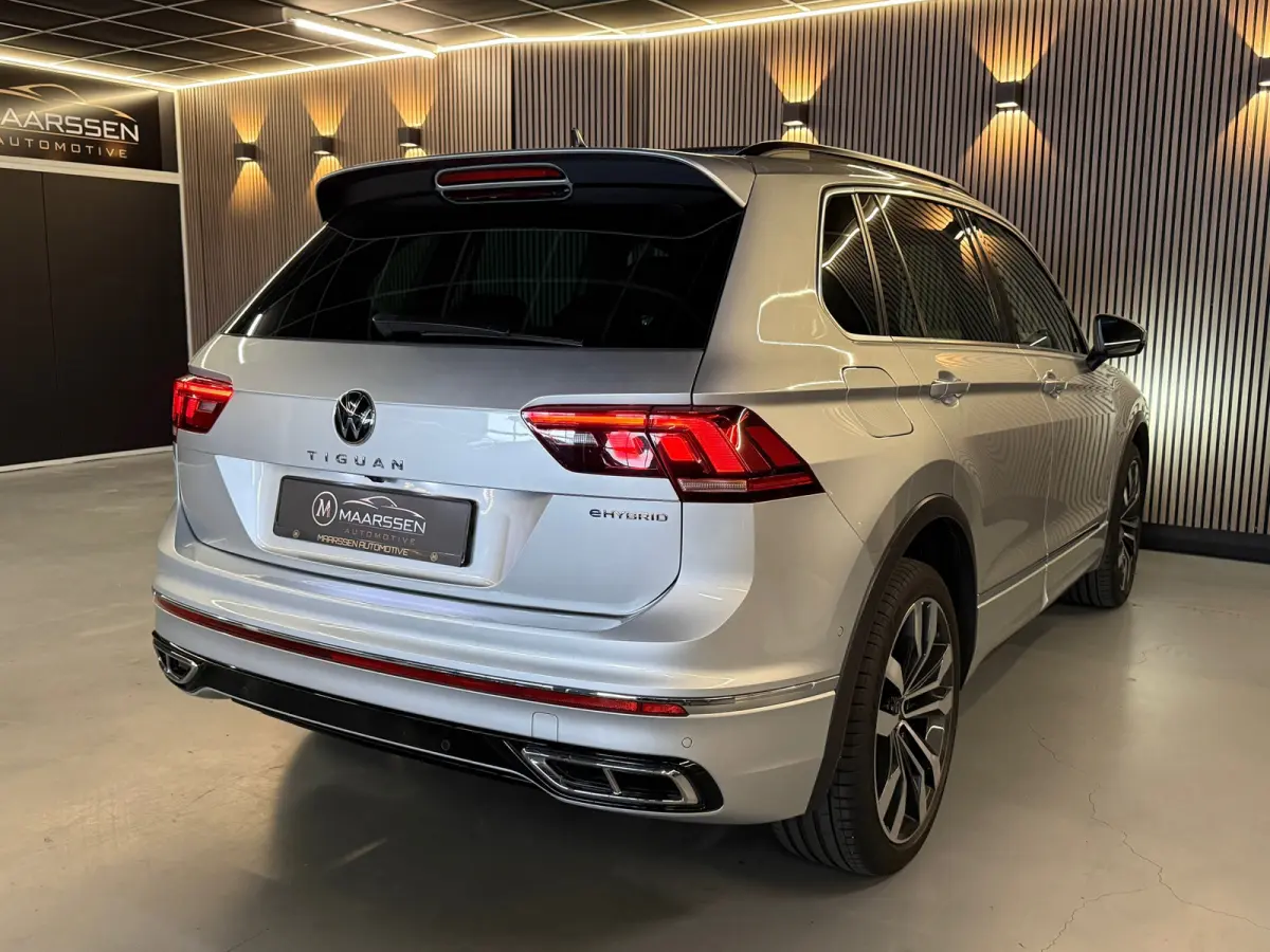 1.4 TSI eHybrid R-Line Business+