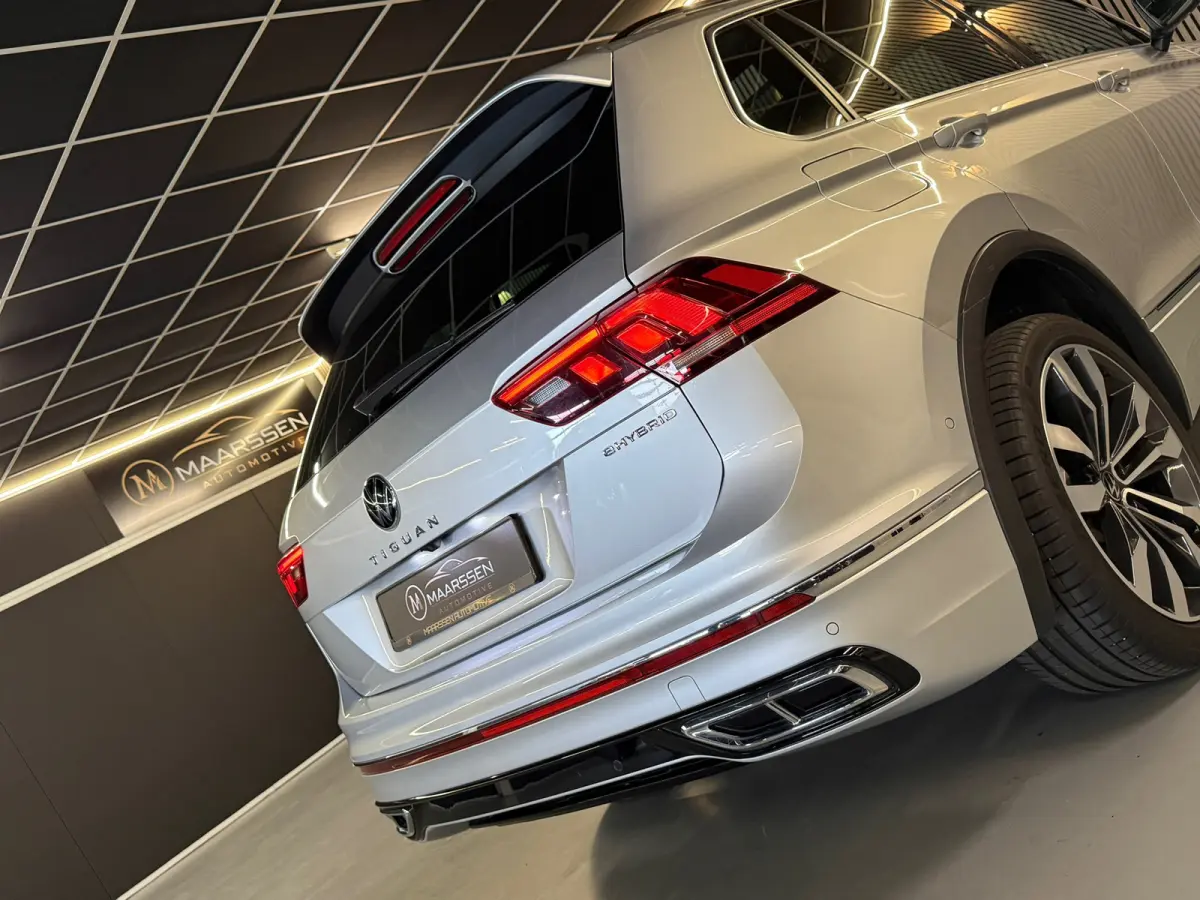 1.4 TSI eHybrid R-Line Business+
