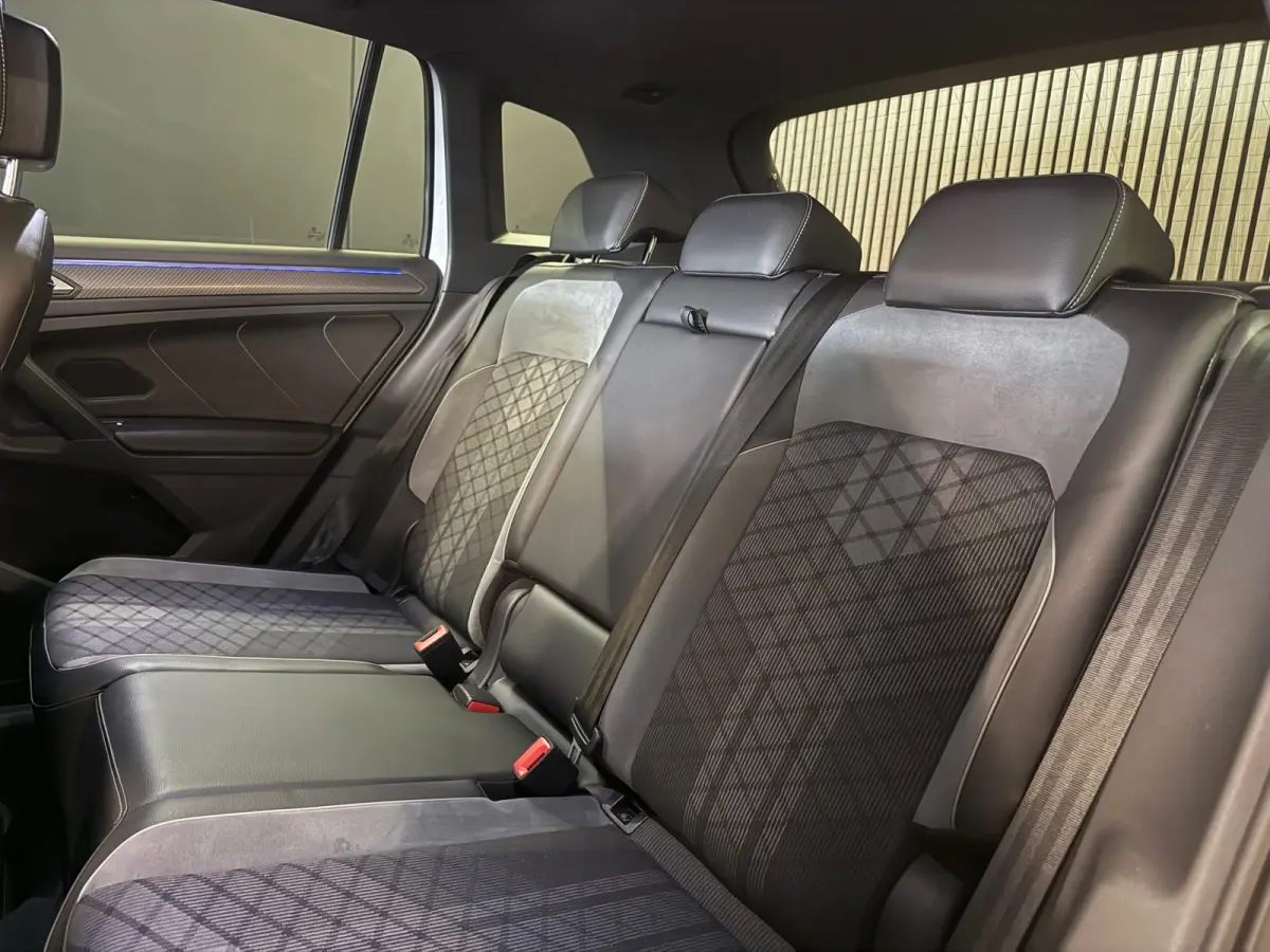1.4 TSI eHybrid R-Line Business+