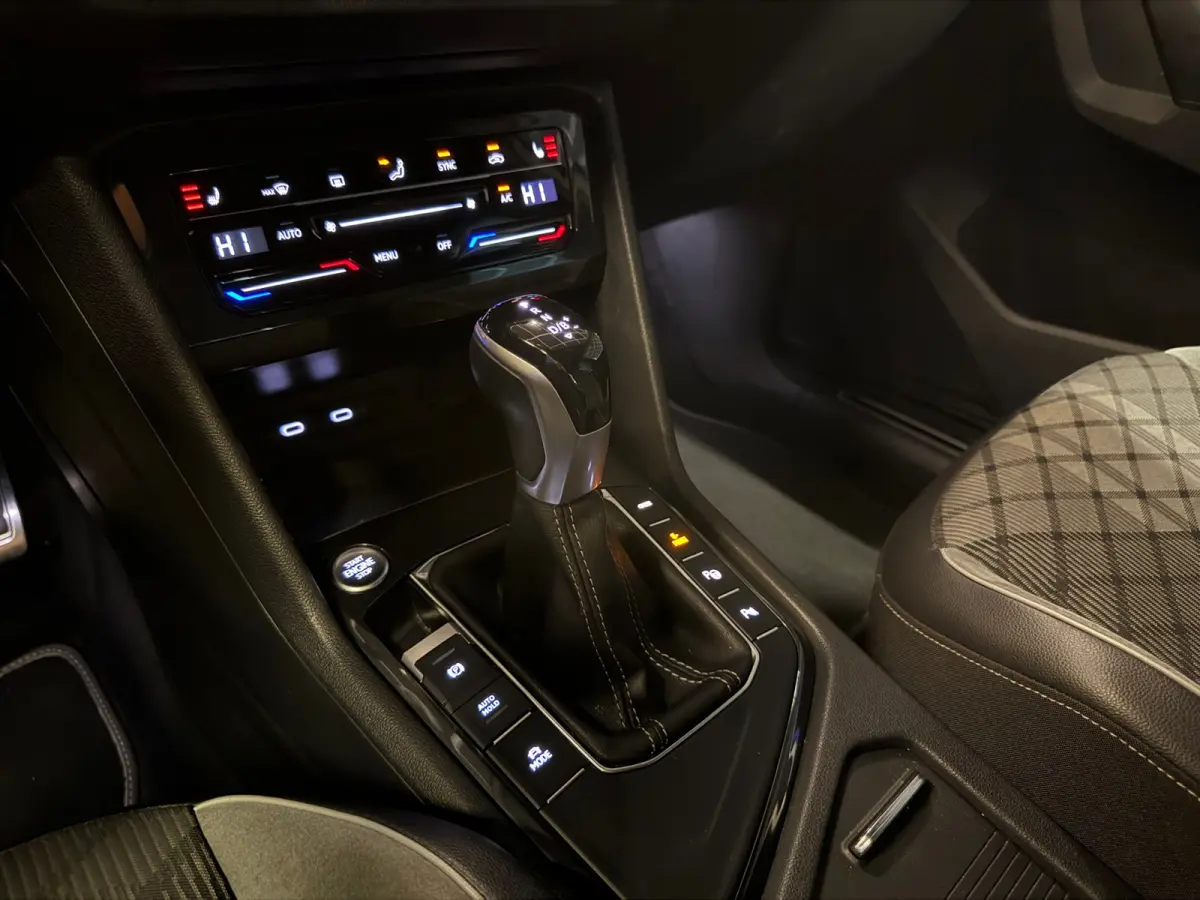 1.4 TSI eHybrid R-Line Business+